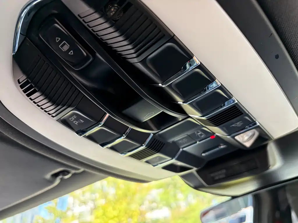 Porsche Macan — миниатюра 25