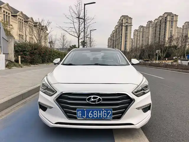 hyundai name-picture