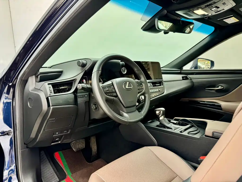 Lexus ES — миниатюра 6