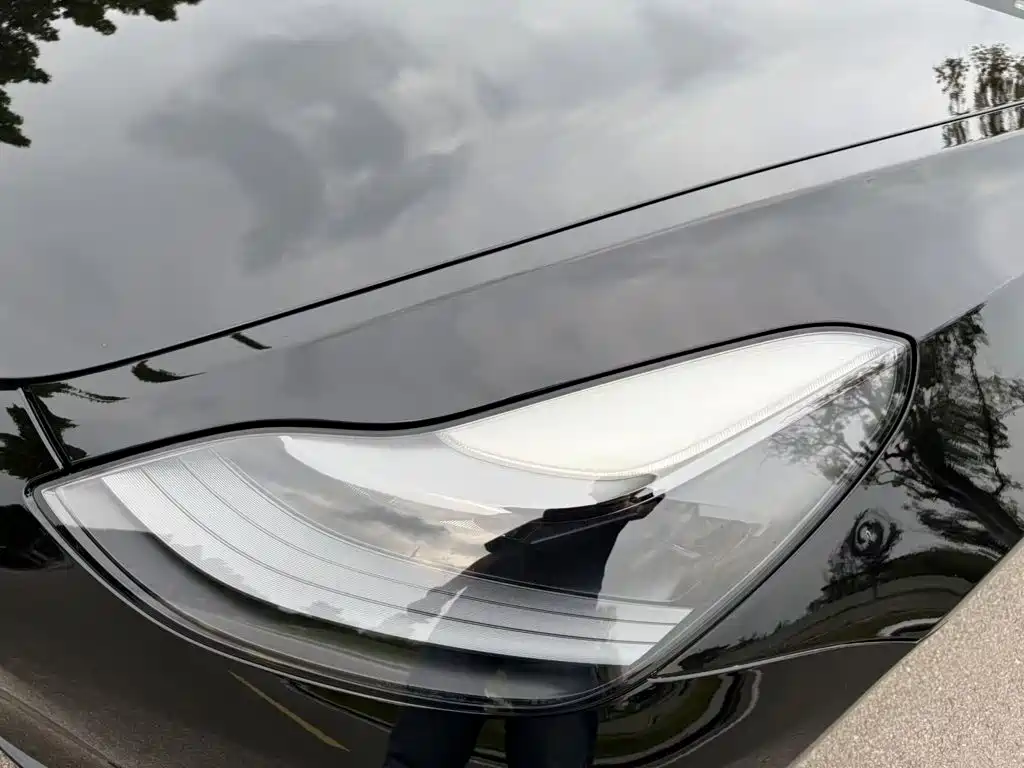 Tesla Model 3 — миниатюра 24
