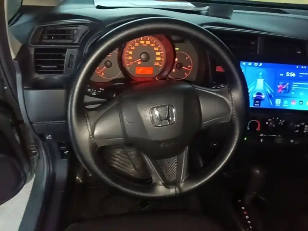 Honda Fit — миниатюра 11