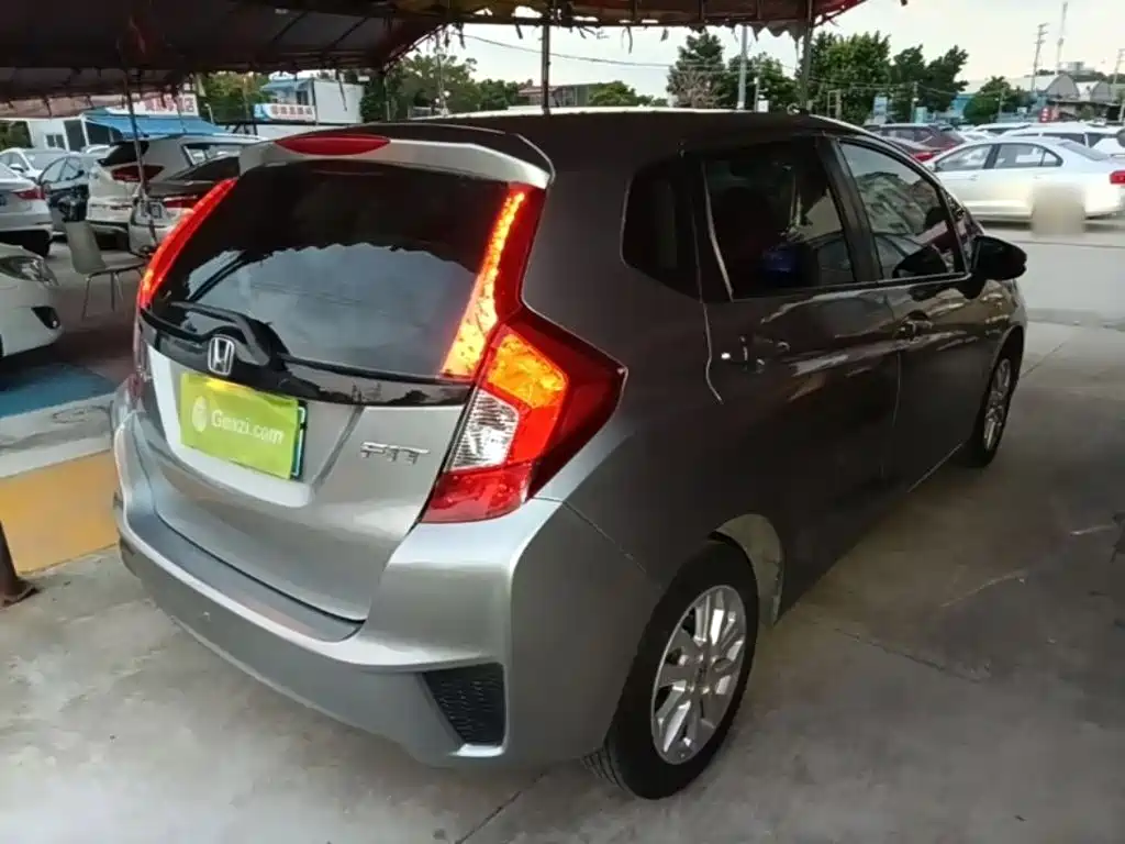 Honda Fit — миниатюра 7
