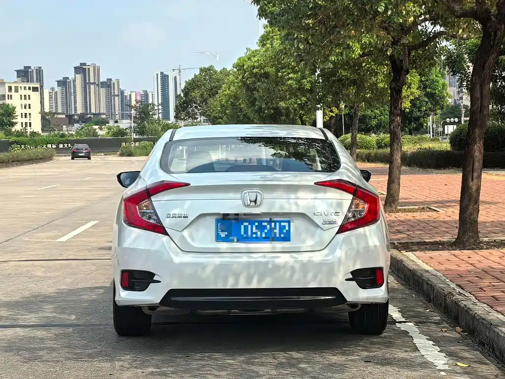 Honda Civic — миниатюра 9