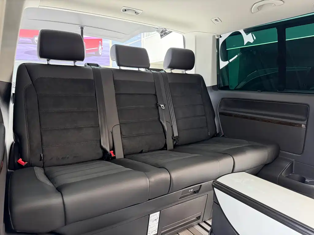 Volkswagen Multivan — миниатюра 13