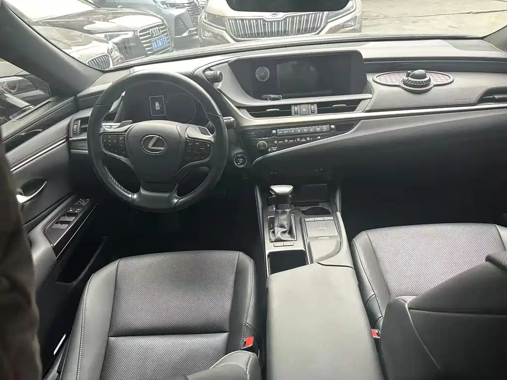 Lexus ES — миниатюра 3