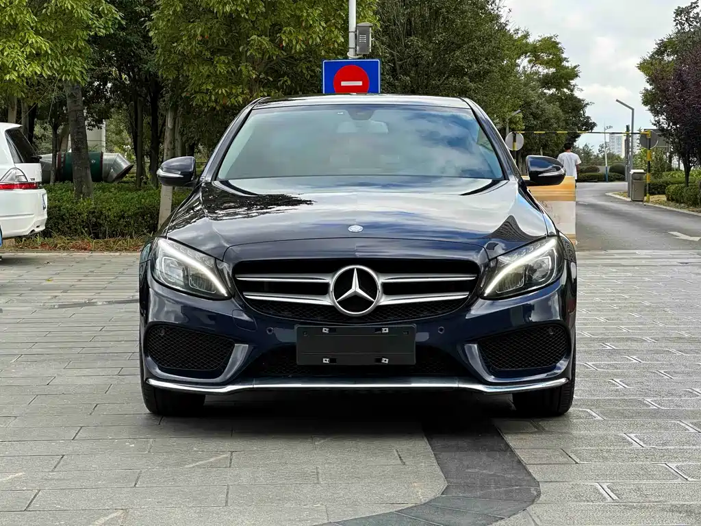 Mercedes-Benz C-Class — миниатюра 2