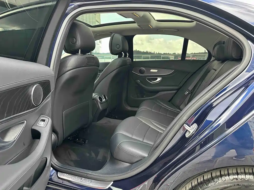 Mercedes-Benz C-Class — миниатюра 21