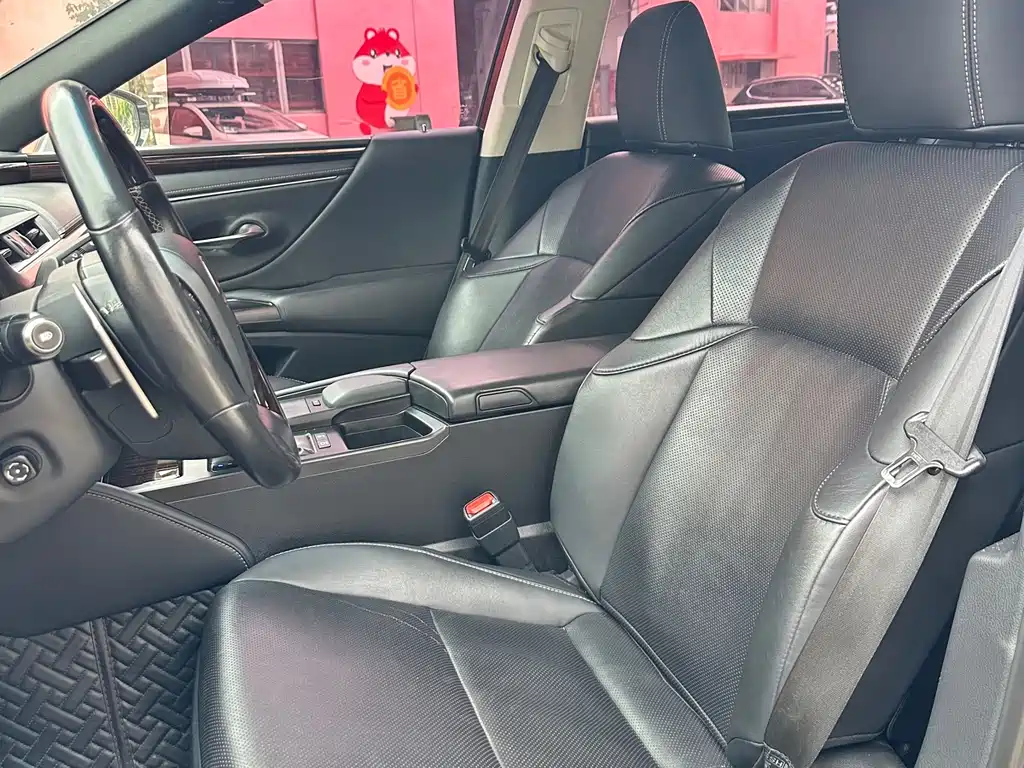 Lexus ES 2018 200 Luxury V