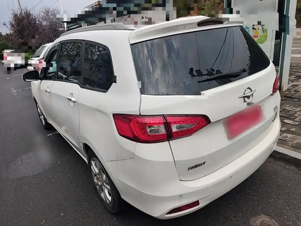 Haima Familia MPV — миниатюра 5