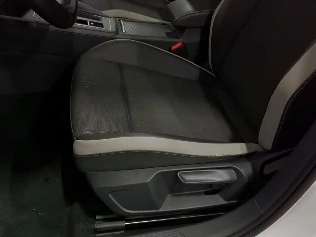 Volkswagen Golf — миниатюра 20