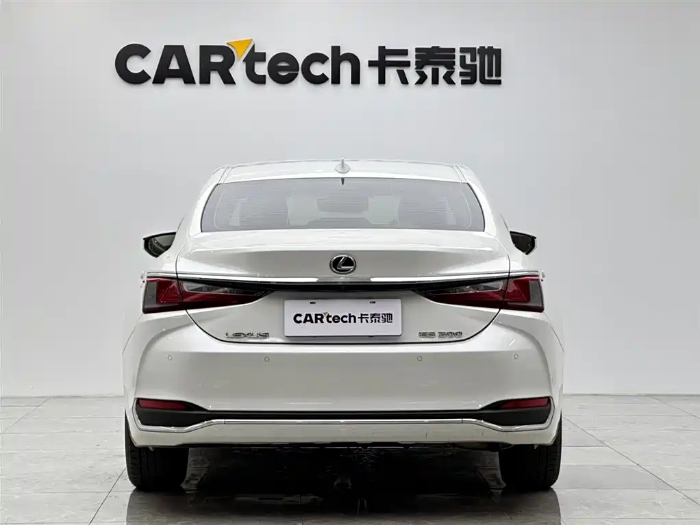 Lexus ES 2023 200