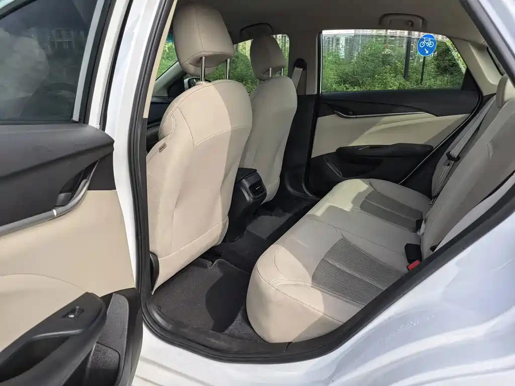 Buick Excelle — миниатюра 6