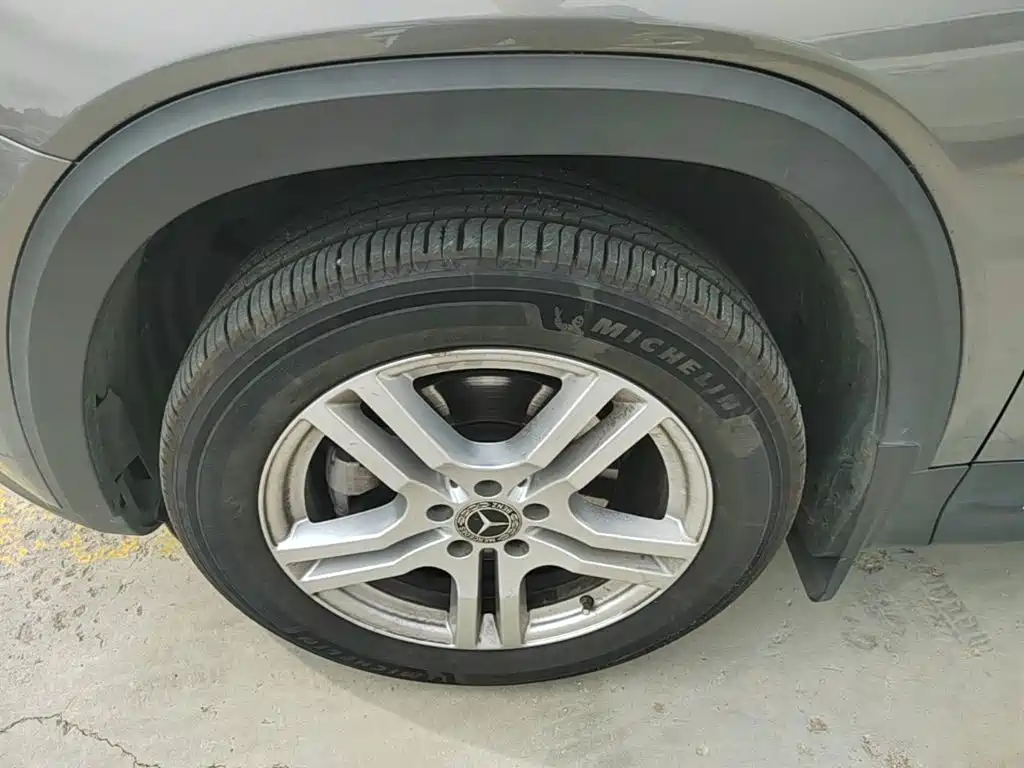 Mercedes-Benz GLB — миниатюра 23