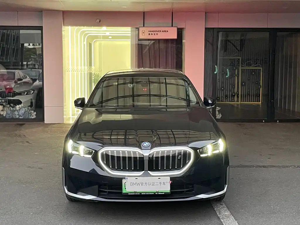 BMW i5 — миниатюра 2