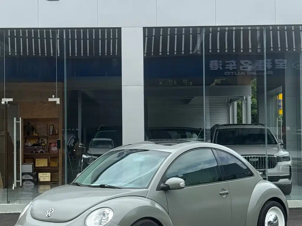 Volkswagen Beetle 2010 1.8T BlackOrange Luxury Edition