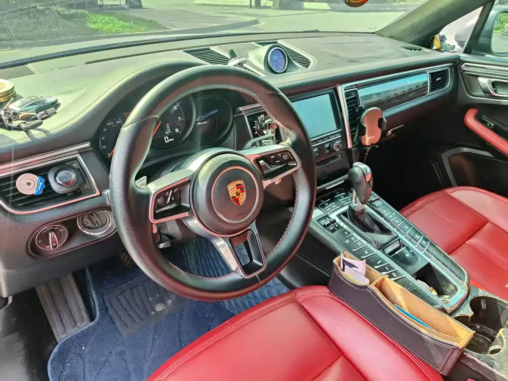 Porsche Macan — миниатюра 7