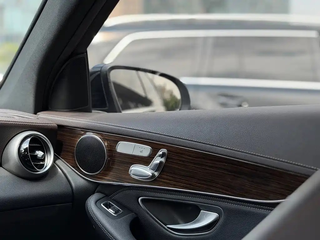 Mercedes-Benz GLC — миниатюра 10