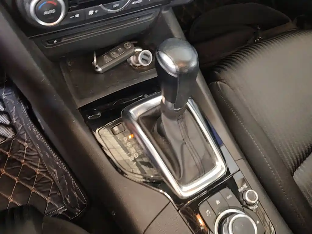 Mazda 3 Axela — миниатюра 14