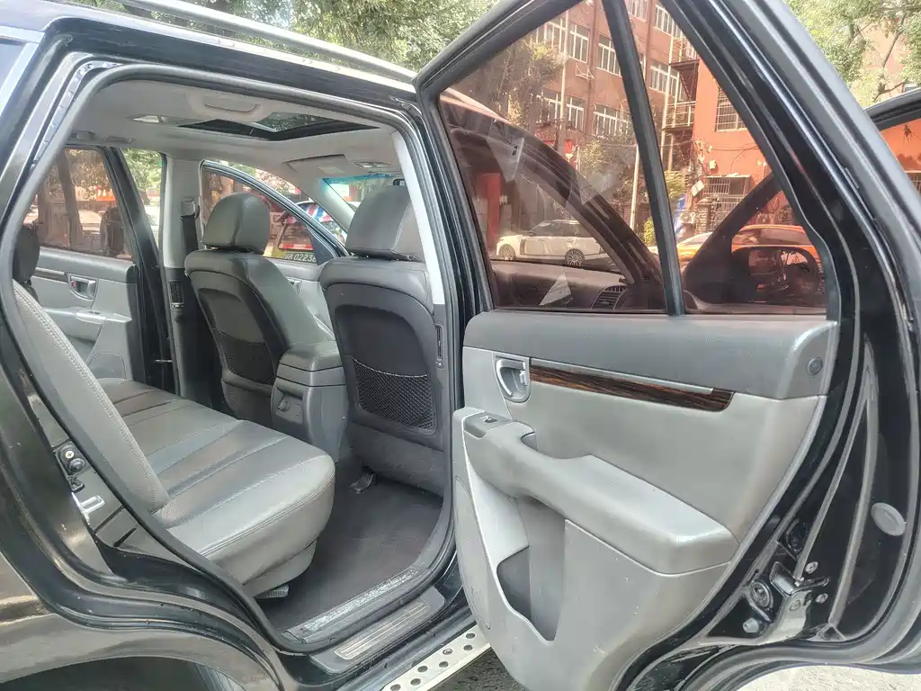 Hyundai Santa Fe Classic — миниатюра 6
