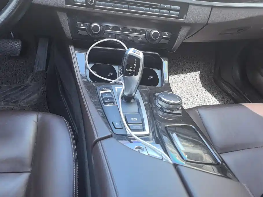 BMW 5 Series — миниатюра 16