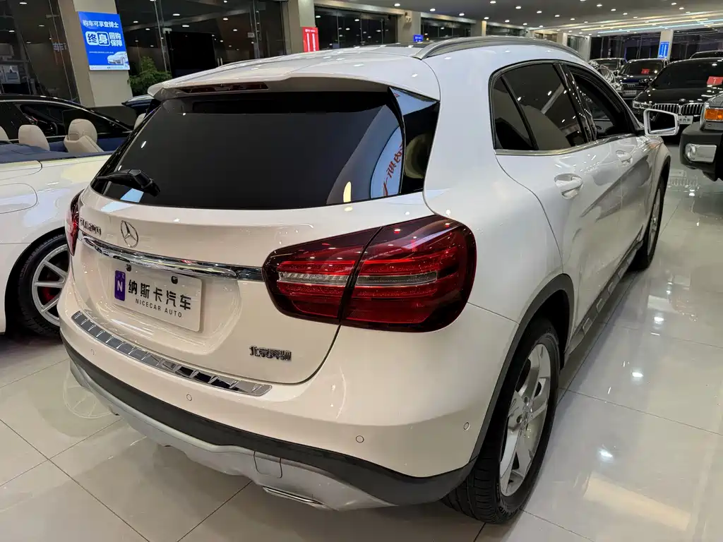 Mercedes-Benz GLA — миниатюра 6