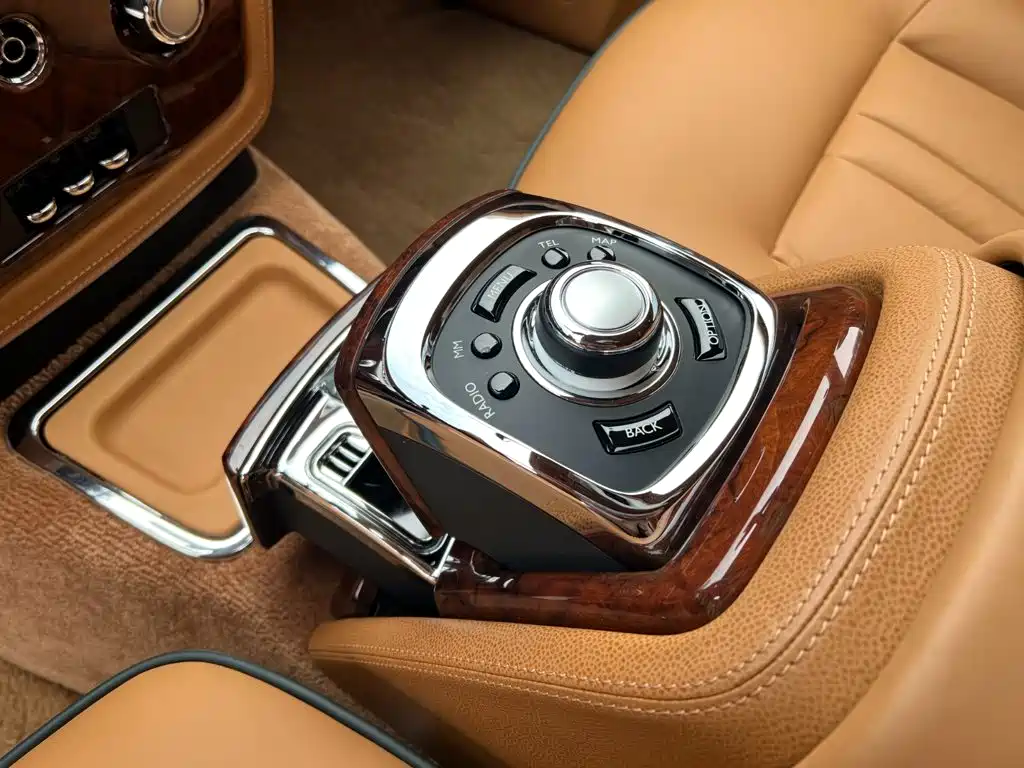 Rolls-Royce Phantom — миниатюра 11