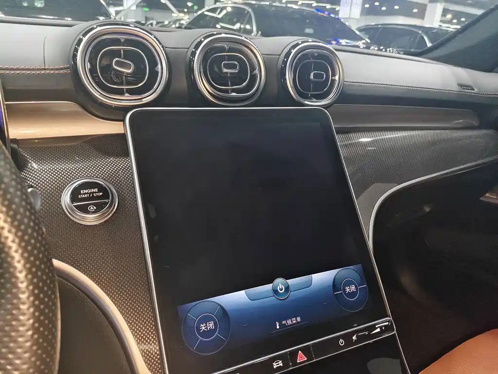 Mercedes-Benz C-Class — миниатюра 6