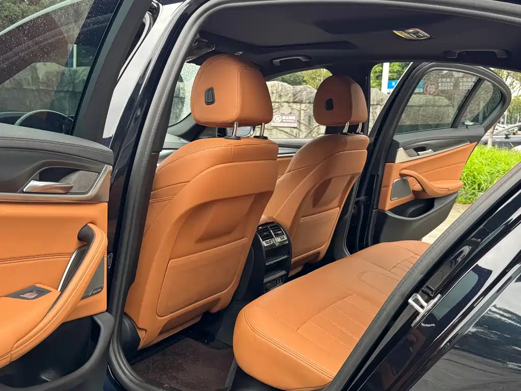 BMW 5 Series (Import) — миниатюра 8