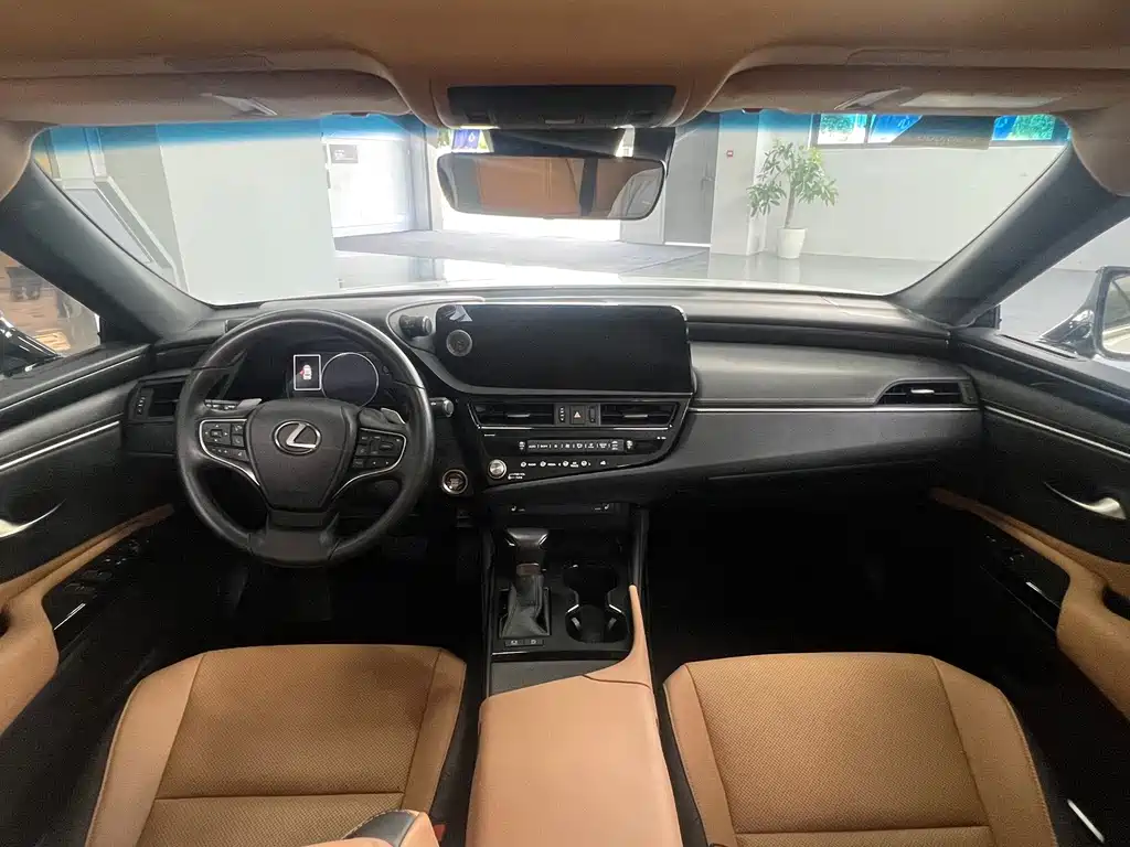 Lexus ES — миниатюра 8