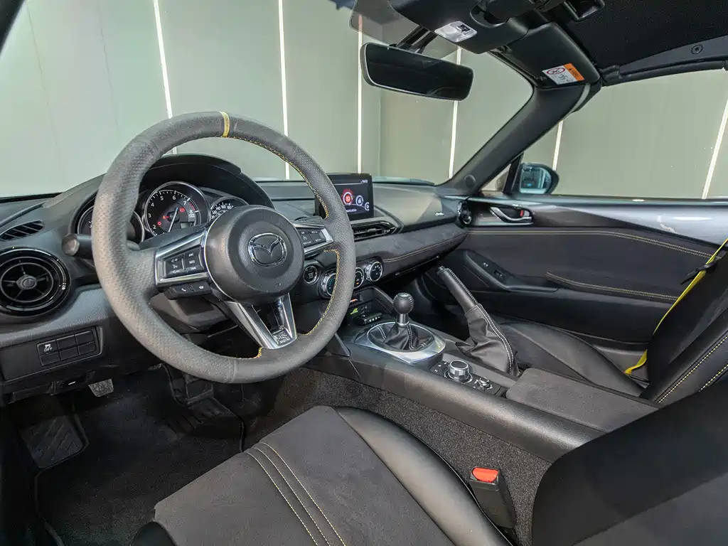 Mazda MX-5 2023 2.0L MT