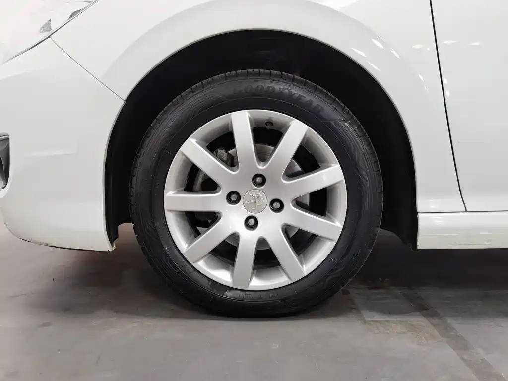 Peugeot 308 — миниатюра 17
