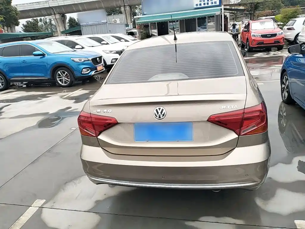 Volkswagen Jetta — миниатюра 6