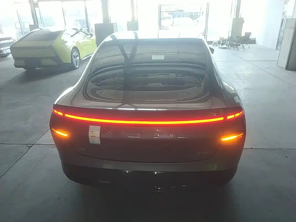 XPeng P7 — миниатюра 6