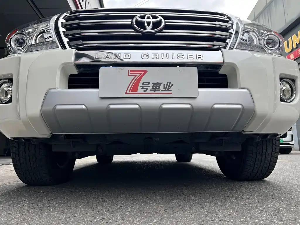 Toyota Land Cruiser 4.6L V8 Middle East Limited Edition, фото 12
