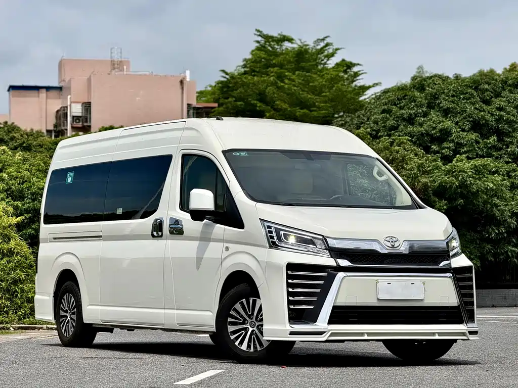 Toyota Hiace — миниатюра 3