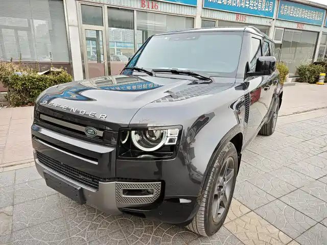 LAND ROVER DEFENDER