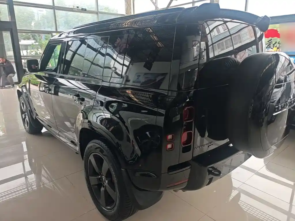 Land Rover Defender — миниатюра 5
