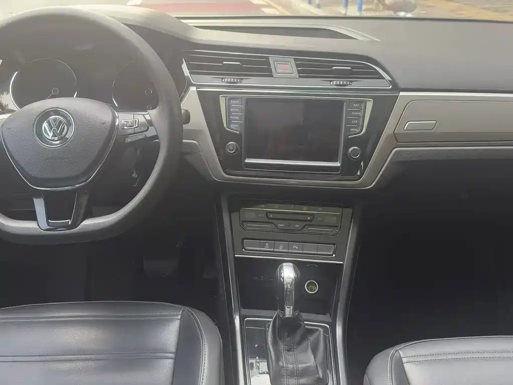 Volkswagen Touran — миниатюра 22