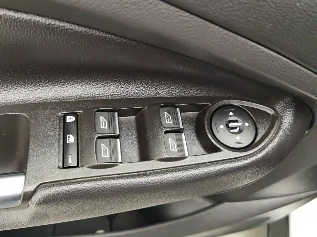 Ford Kuga — миниатюра 9