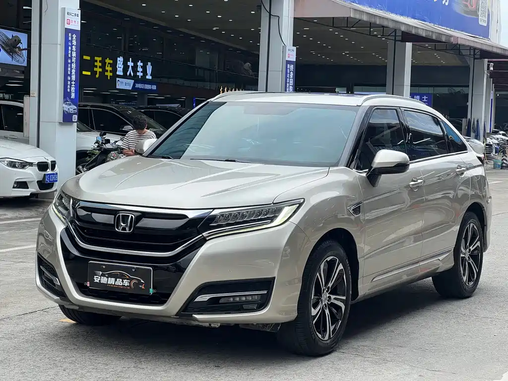 Купить Honda UR-V