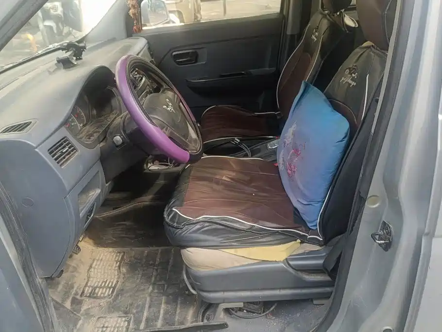 Wuling Rongguang V — миниатюра 9