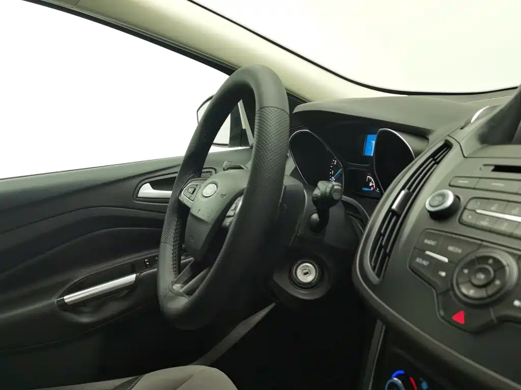 Ford Kuga — миниатюра 22