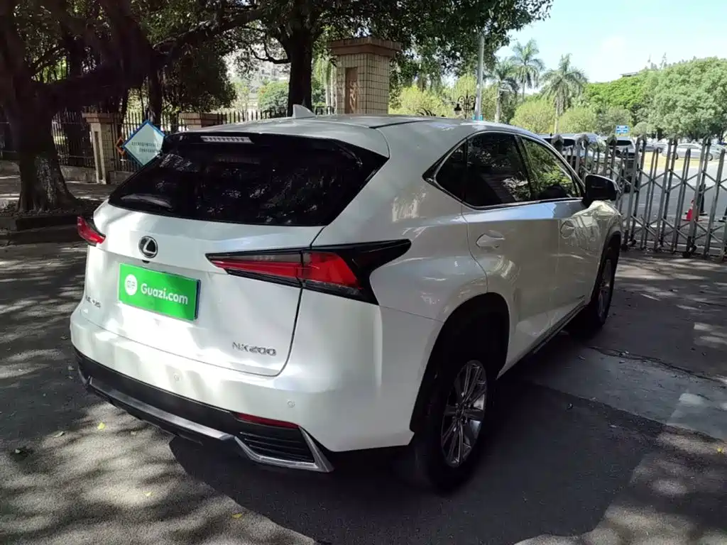 Lexus NX — миниатюра 7