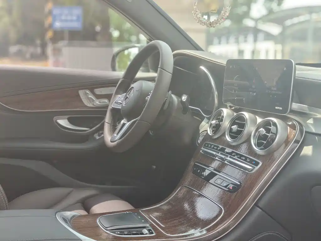 Mercedes-Benz GLC — миниатюра 10
