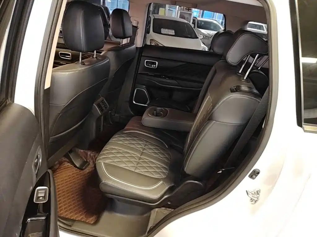 Mitsubishi Outlander — миниатюра 17