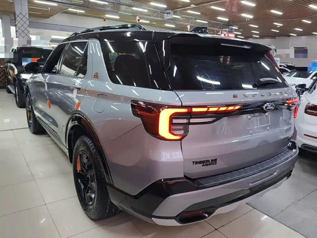 Ford Explorer — миниатюра 5
