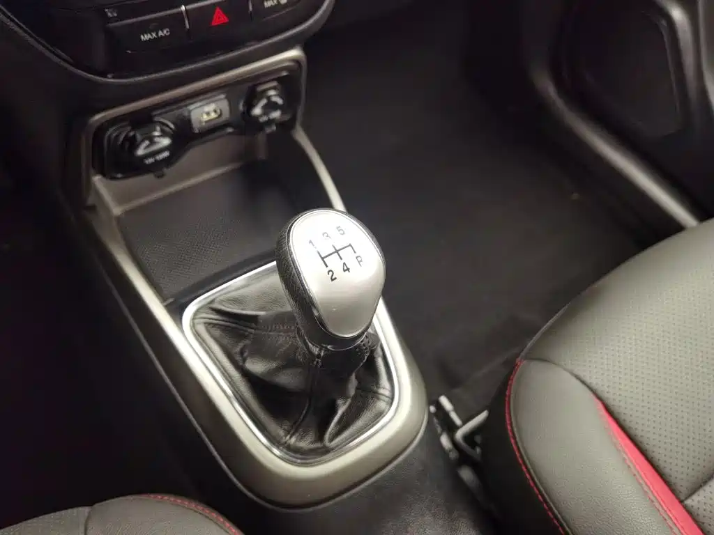 Changan CS15 — миниатюра 13