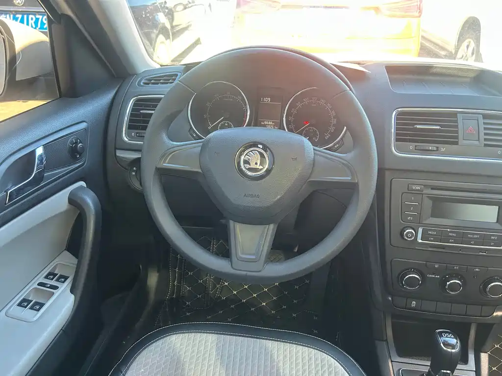 Skoda Yeti — миниатюра 16