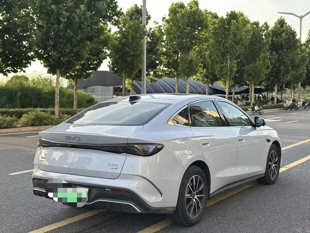 BYD Seal 06 06 2026 DM-i 210KM Premium