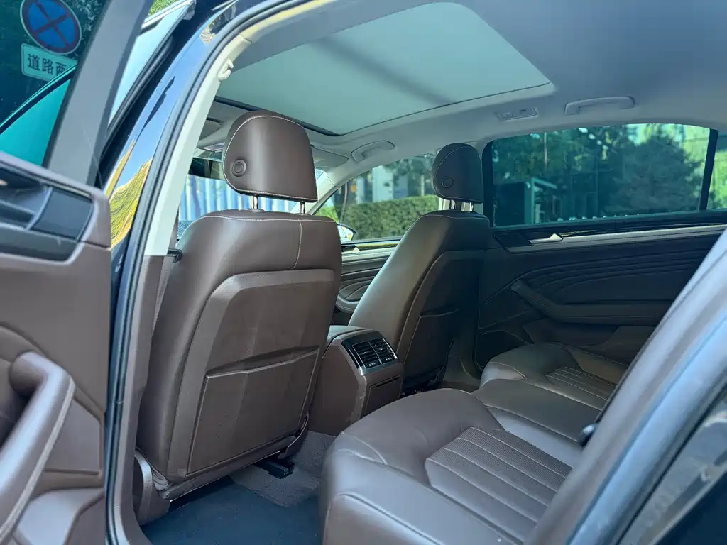 Volkswagen Phideon — миниатюра 12
